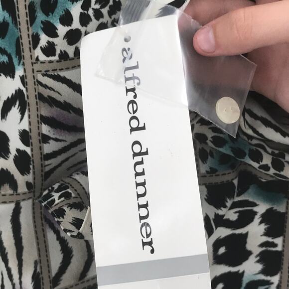 Alfred Dunner Long Sleeves animal print Shirt Top - Picture 6 of 7